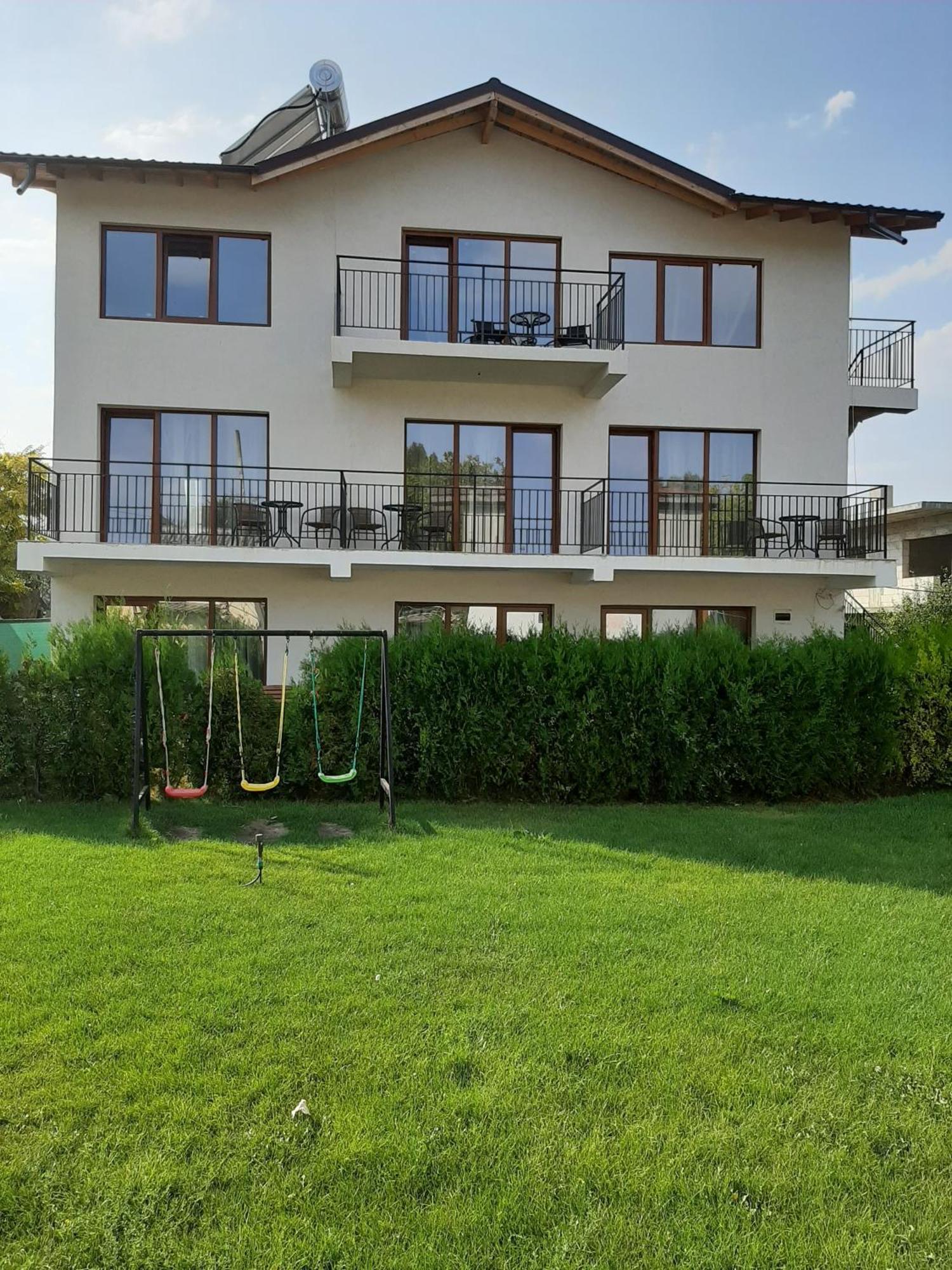 Casa Orhideea Hotel คอสติเนช ภายนอก รูปภาพ